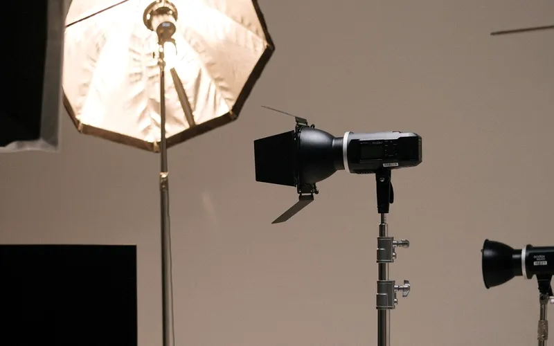 Φωτιστικά studio σε βάσεις